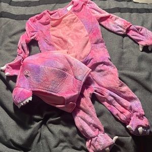 Worn only for pictures